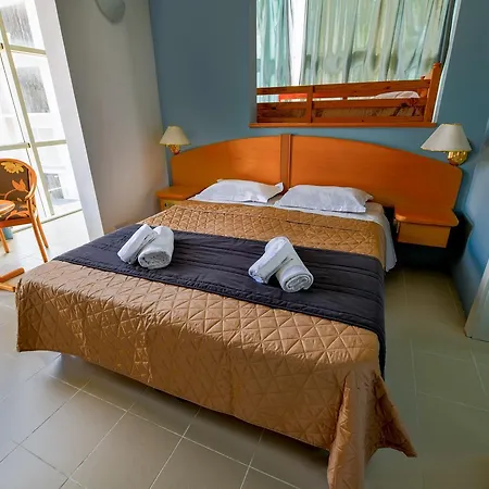 Il-plajja Hotel Marsalforn