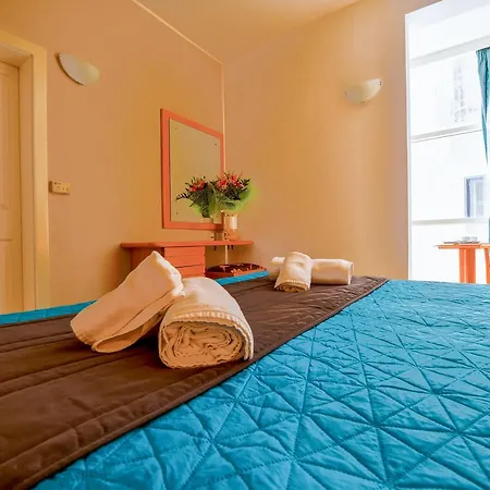 Il-plajja Marsalforn