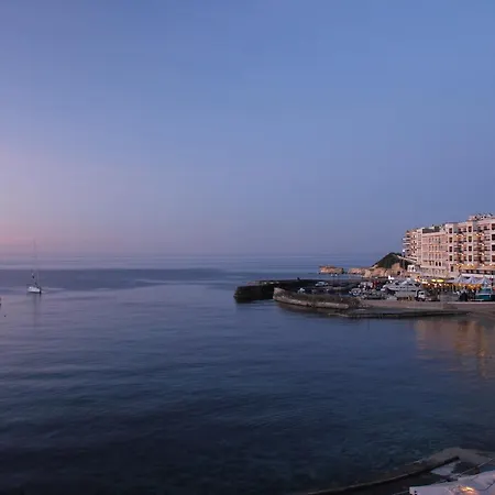 Il-plajja Hotel Marsalforn