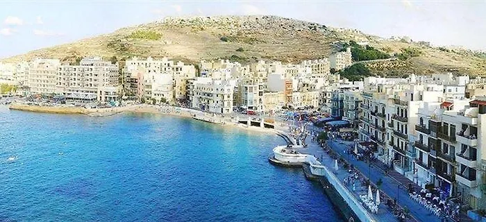 Hotel Il-plajja Marsalforn