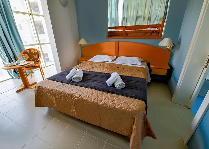 Il-plajja Hotel Marsalforn