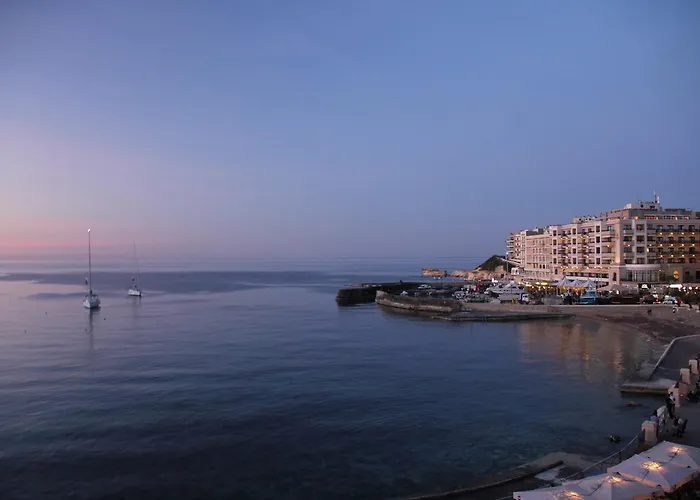 Il-plajja Hotel Marsalforn