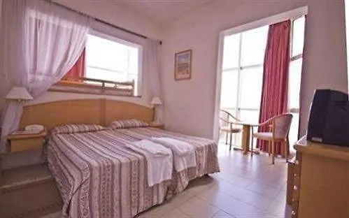 Hotel Il-plajja Marsalforn